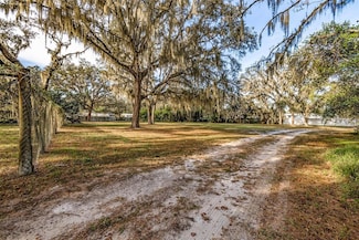 1319 Vance Rd, Plant City, FL 33566