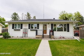 535 7th Ave SE, East Grand Forks, MN 56721