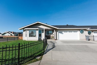 140 7th St, Crescent City, CA 95531