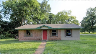 20 E 1st St, Wells, TX 75976