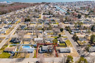 302 4th St, Waretown, NJ 08758