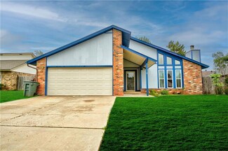 2612 Redwood Ln, Edmond, OK 73013