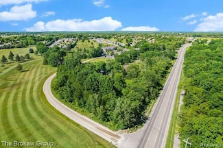 113 Devonshire Dr, Lapeer, MI 48446