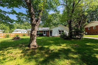 2821 Regent Park Ln, Burlington, NC 27217