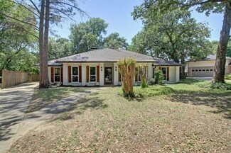 1900 Mill Run Dr, Arlington, TX 76006