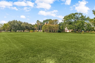 17207 Penick Rd, Waller, TX 77484