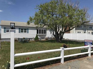 248 Atlantic Ave, Seabrook, NH 03874