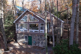 110 Paupack Point Rd, Hawley, PA 18428