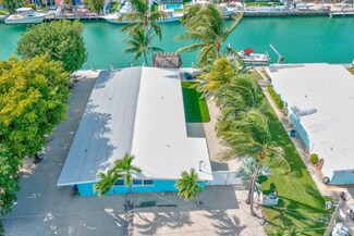 471 9th St, Key Colony Beach, FL 33051