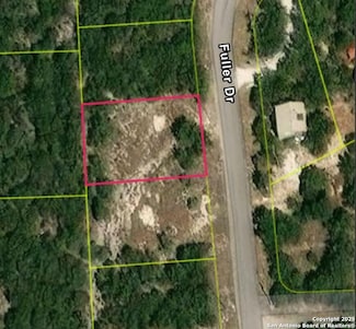 2041 Fuller Dr, Canyon Lake, TX 78133