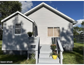 115 Sheyenne St, McVille, ND 58254