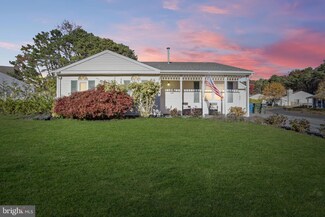 2 Pewter Dr, Tinton Falls, NJ 07753