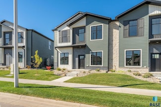 8613 W Shoreline Place, Sioux Falls, SD 57107