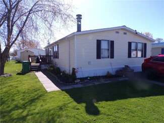 29 Chestnut Dr, Hamlin, NY 14464