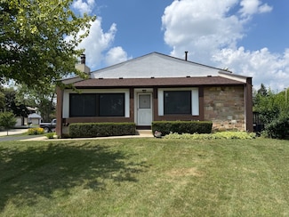 12 Hawthorne Square, Indian Head Park, IL 60525