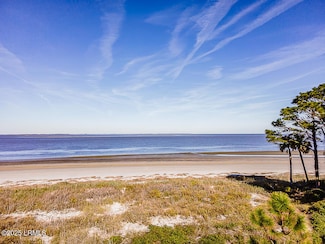 128 Harbor Dr N, Saint Helena Island, SC 29920