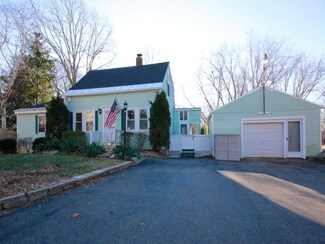 5 Dixon Ave, Eliot, ME 03903