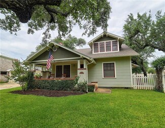 202 S Whitney St, Aransas Pass, TX 78336