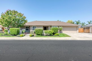 1758 Ash Ave, Clovis, CA 93611