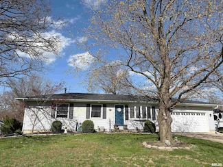 3113 Bloomington Rd, East Peoria, IL 61611