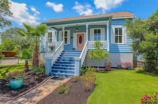 3128 Ursuline St, Galveston, TX 77550
