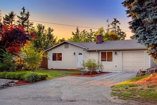 945 E Maple St, Kent, WA 98030