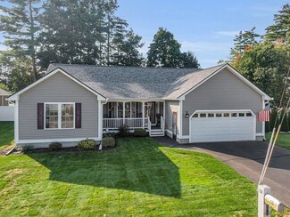32 Cushing Ave, Manchester, NH 03109
