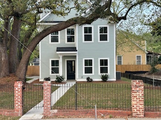 651 Magnolia Rd, Charleston, SC 29407