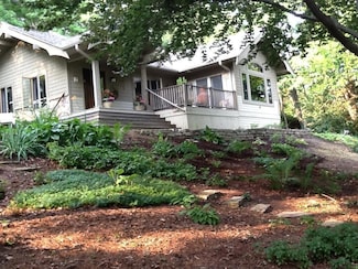 N40W27836 Glacier Rd, Pewaukee, WI 53072