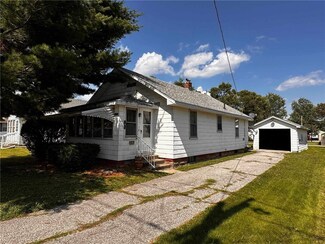 1012 N Cross St, Robinson, IL 62454