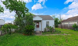 916 Lakin Ave, Pasadena, TX 77506