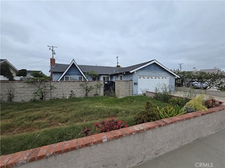 8171 Holland Dr, Huntington Beach, CA 92647