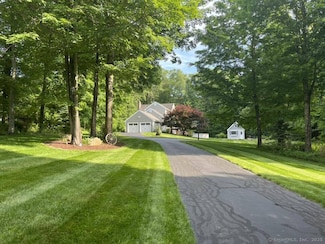 65 Breezy Corners Rd, Portland, CT 06480