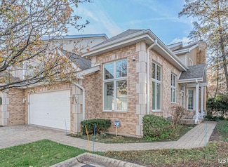 1754 Park Ridge Point Unit 1, Park Ridge, IL 60068