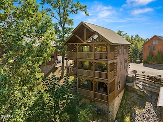 2809 White Oak Ridge Ln, Sevierville, TN 37862