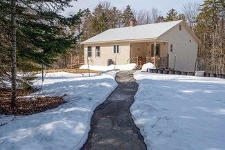 37 Trickle Brook Dr, Barre, VT 05641