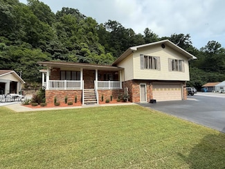 1077 Navigator Rd, Grundy, VA 24614