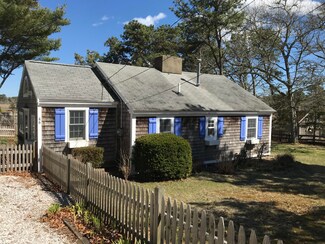 46 Baxter St, Dennis Port, MA 02639