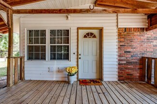 5828 Runway Rd, Oklahoma City, OK 73135