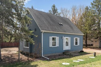 1992 338th Ln NE, Cambridge, MN 55008