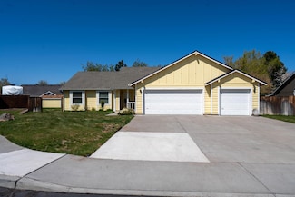 2035 NW Nickernut Ct, Redmond, OR 97756