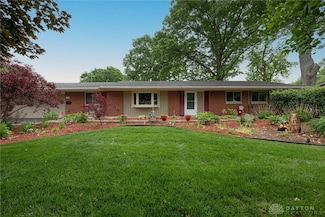 2444 Tennyson Dr, Bellbrook, OH 45305