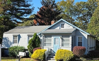 15 Pickett St, Milford, CT 06460
