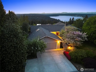 16414 SE 44th Place, Issaquah, WA 98027