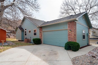 5457 Lions Gate Ln, Colorado Springs, CO 80919