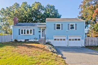 12 Greenpoint Cir, Chicopee, MA 01020