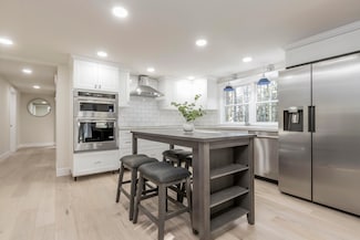 86 Middle Bay Rd, Brunswick, ME 04011