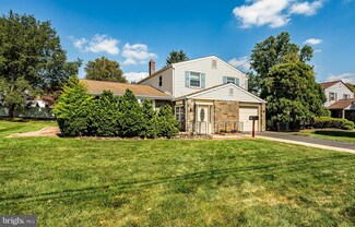 537 Evergreen Ln, Lafayette Hill, PA 19444