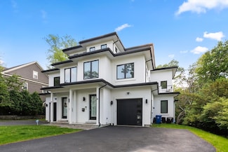 18 Cragmore Rd Unit 18, Newton, MA 02464