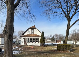 208 E Oak St, Chatsworth, IL 60921